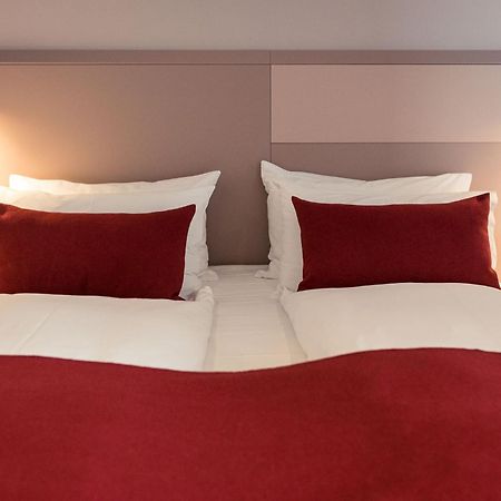 Atlas Aparthotel Пьятра-Нямц Экстерьер фото