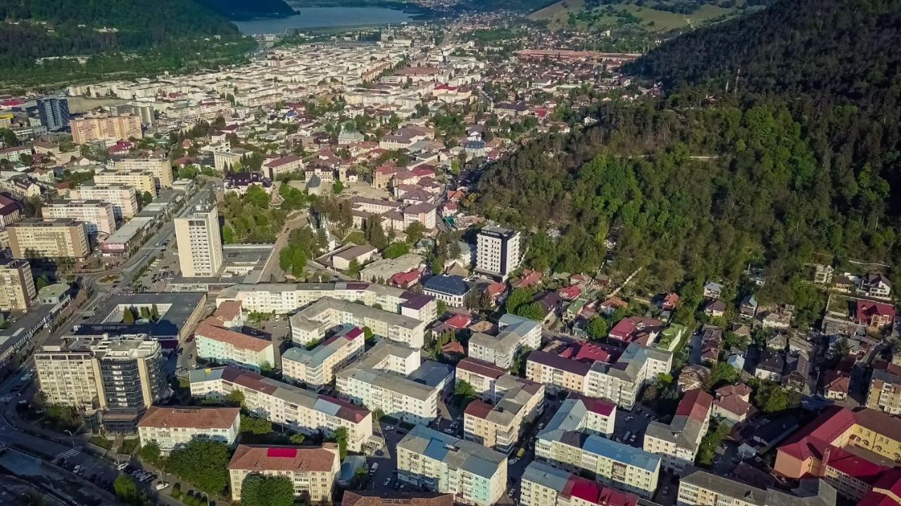 Atlas Aparthotel Пьятра-Нямц Экстерьер фото