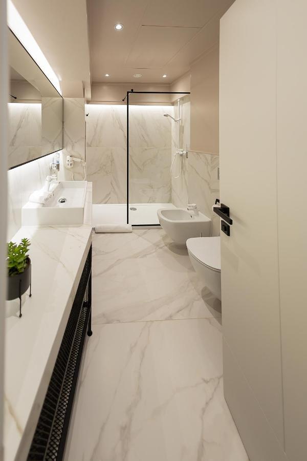 Atlas Aparthotel Пьятра-Нямц Экстерьер фото