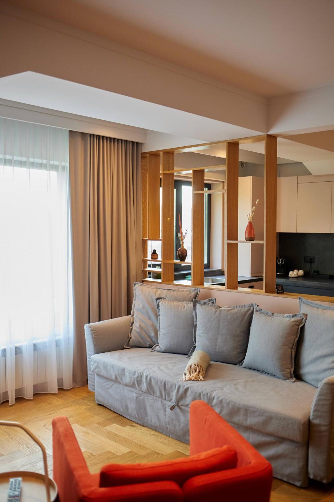 Atlas Aparthotel Пьятра-Нямц Экстерьер фото